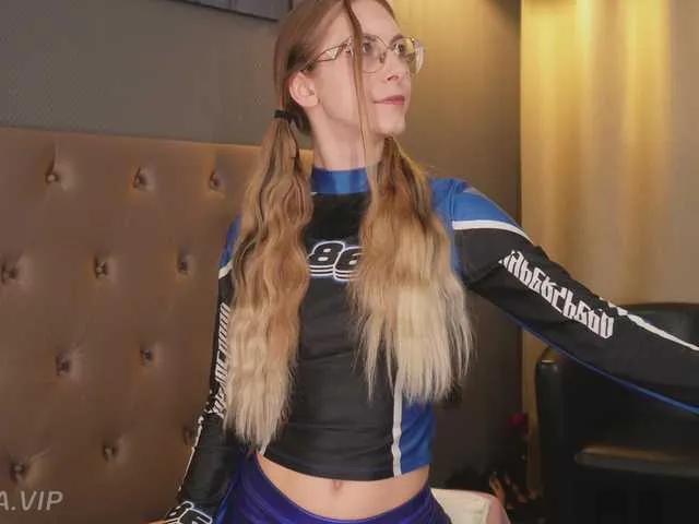 Nikki-Gia on BongaCams 