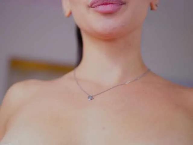 NinnaVoss on BongaCams 