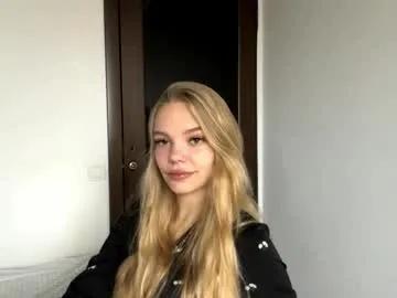 argeliaboivin — Goal: sexy looking into your eyes <3 Hi, my name is Amelia^^ I'm #new and this is my first day #shy #nenu #18 #blonde [31 tokens remaining]