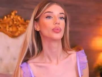 ellieredd on Chaturbate 