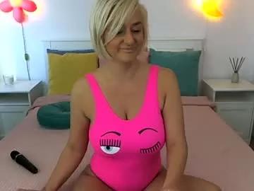 kiki_akai on Chaturbate 