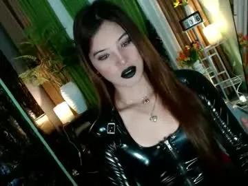 queen_kendalx19 on Chaturbate 