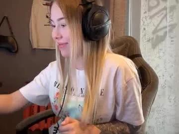 yolondaillovsky — GOAL: Give my cam a french kiss #bigass #new #18 #cute #blonde [11 tokens remaining]