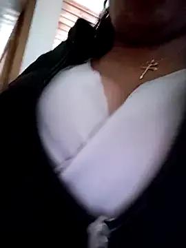 __valentina18 on StripChat 