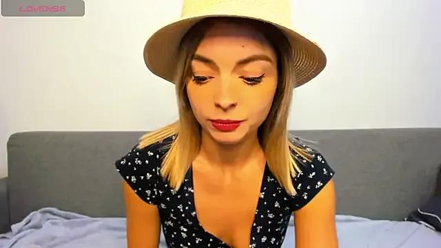 _ellen_meow_ on StripChat 