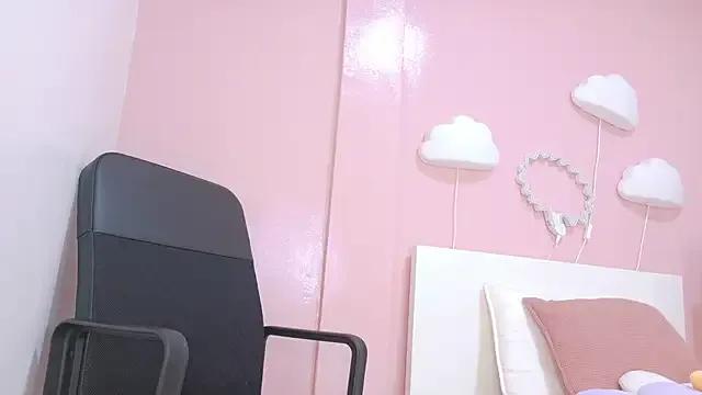 Annavic__ on StripChat 