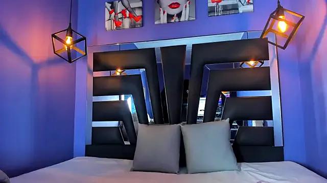 anne-brown13 on StripChat 