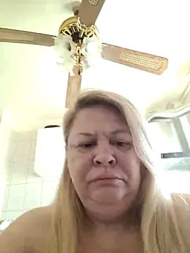 AriannaMilf on StripChat 