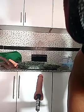 Bella045 on StripChat 