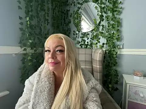 BonnyDesire on StripChat 