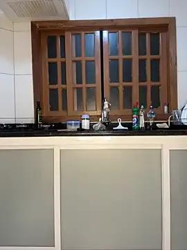 Bubuzinha10 — Dildo grosso sentar