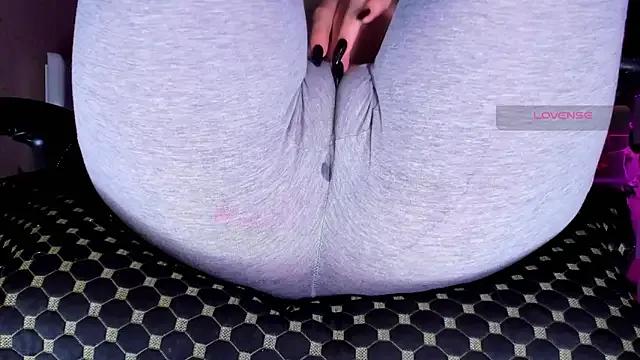 Cameltoe_squirt_inPants — creami cum  rain