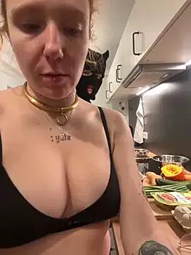 CutieBliss — Fingering pussy + 4 vids