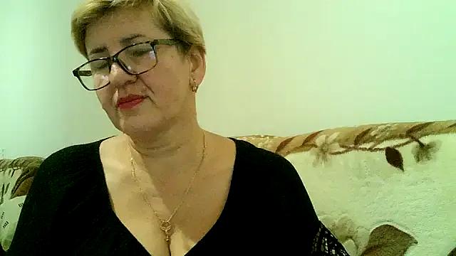 Dana4921 on StripChat 