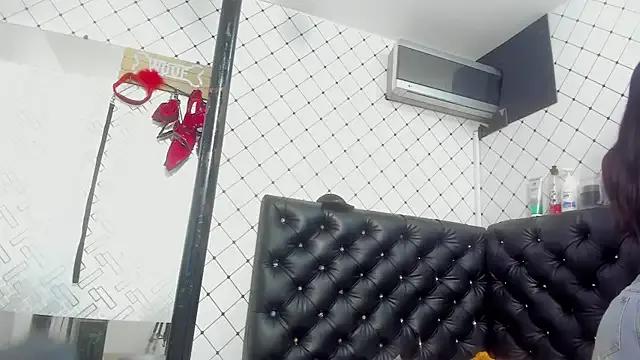 EMMA_SANTANA on StripChat 