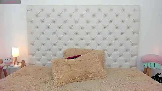 esmeralda06 on StripChat 