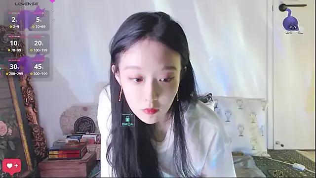 Etherealcat33 on StripChat 