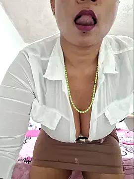 gatadeojosclaros on StripChat 