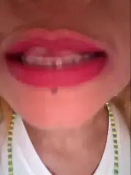 gatadeojosclaros on StripChat 