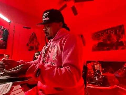 ICECREAMSHOW on StripChat 