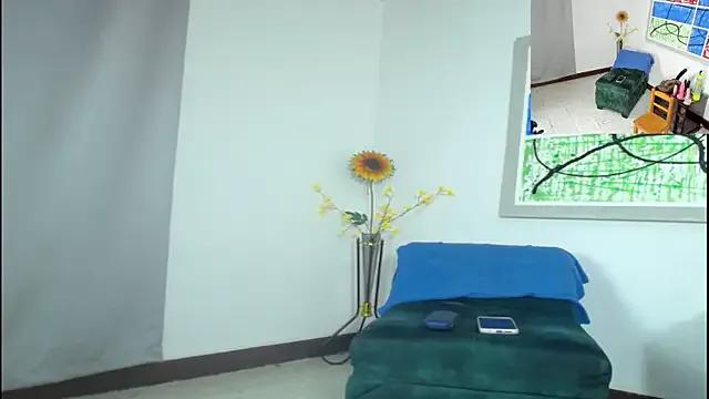 Iivana_19 on StripChat 