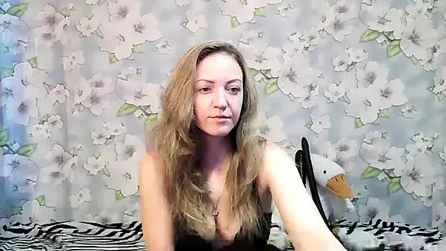 KattyLuuu on StripChat 