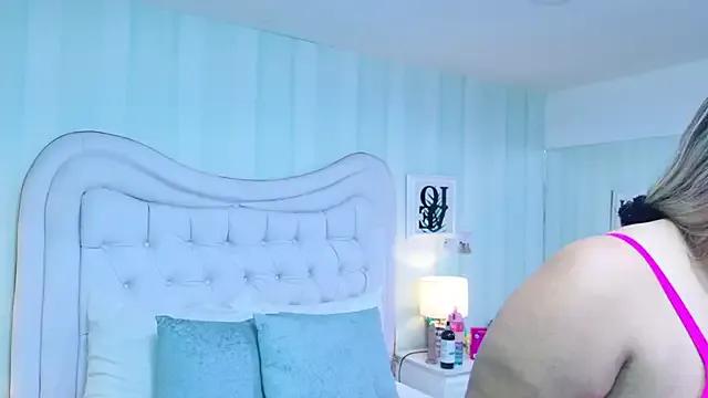 KiimBrooks on StripChat 