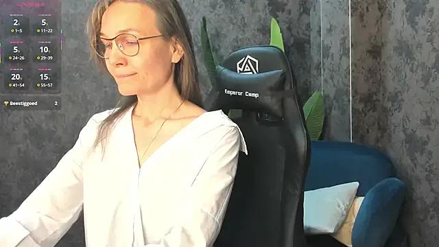 Lillian_White on StripChat 