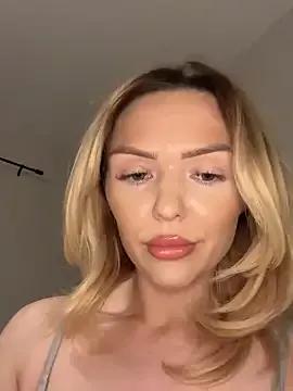 lolableux on StripChat 