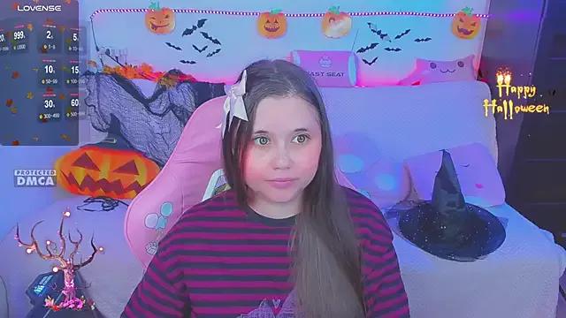 Lolisuccub —  cover naked titties with body gel 