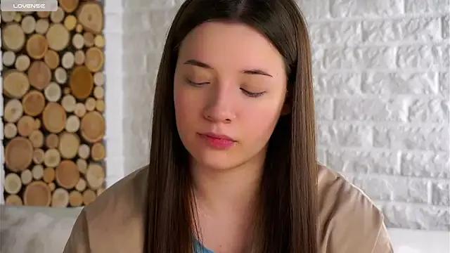 LowOncoming on StripChat 