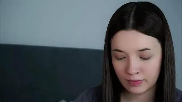 LowOncoming on StripChat 