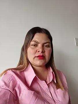 LUCIANA__99 — My pussy explodes with a huge squirt. 
