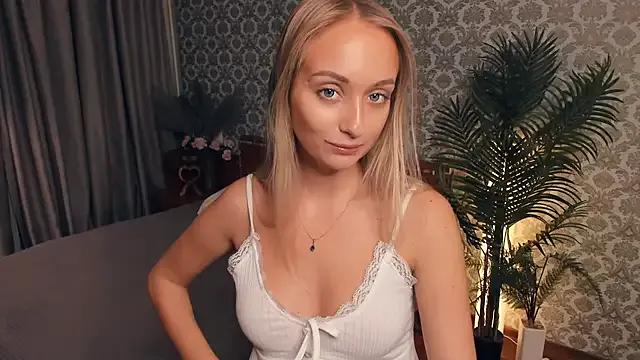 MikeDreese — Flash my yummy ass <3