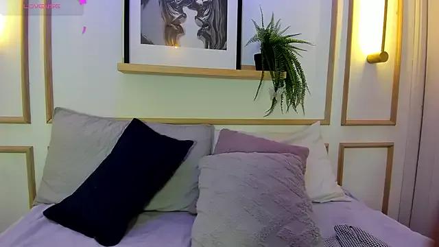 Mindy_sweety — Oil in strong legs and hot ass