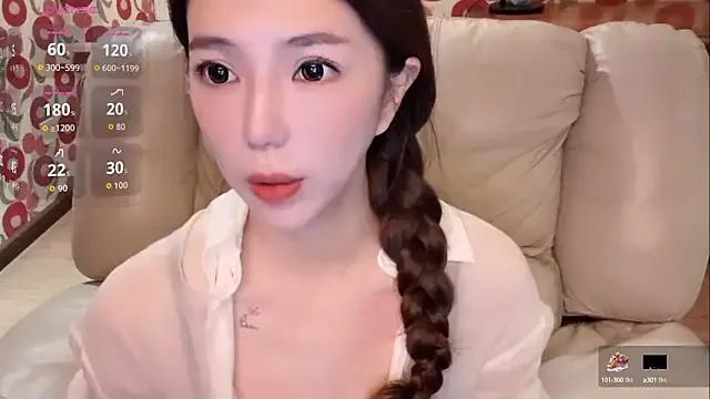 miss-lin on StripChat 