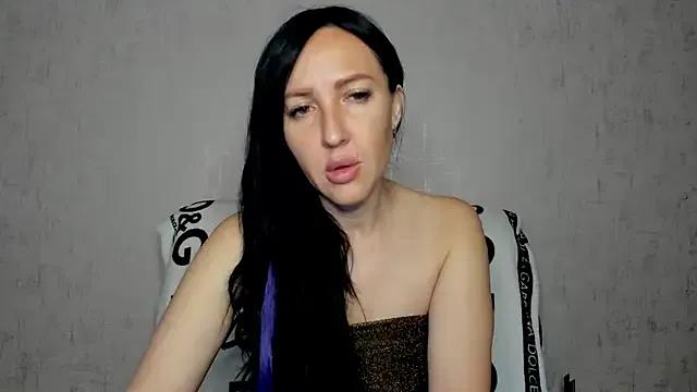 MissGulia on StripChat 