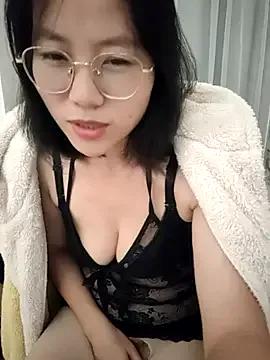 nini10052025 on StripChat 