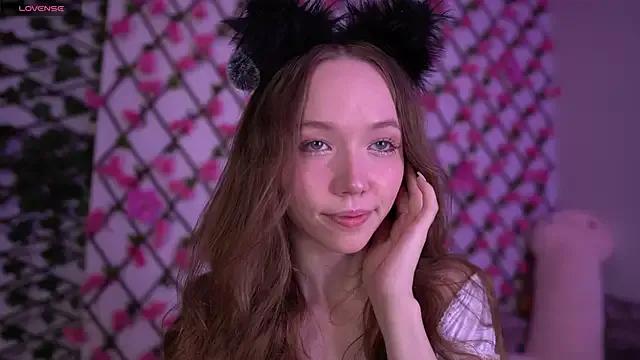 Petite_Polly — lick lips and kiss you muaaaah