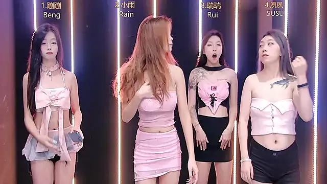 queen-001 on StripChat 