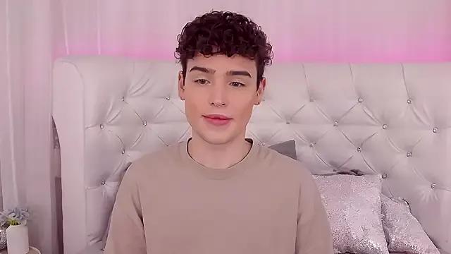 RobbyCharming on StripChat 