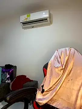 SaharQamar on StripChat 