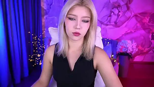 SelenaIris on StripChat 