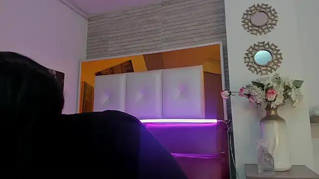 ShaniaBrownn — Freechat on StripChat