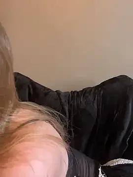 Sweety_Foxy69 on StripChat 