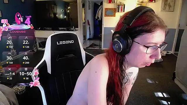 TattooedGirlDK's avatar