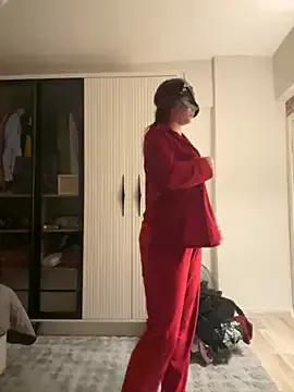 Teengirlmiaa on StripChat 