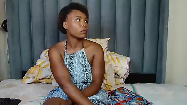 Tillah87 on StripChat 